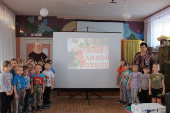 Знакомимся с песнями военных лет