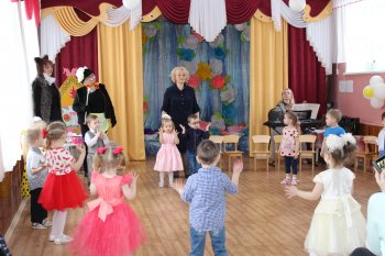 Весенний праздник в детском саду